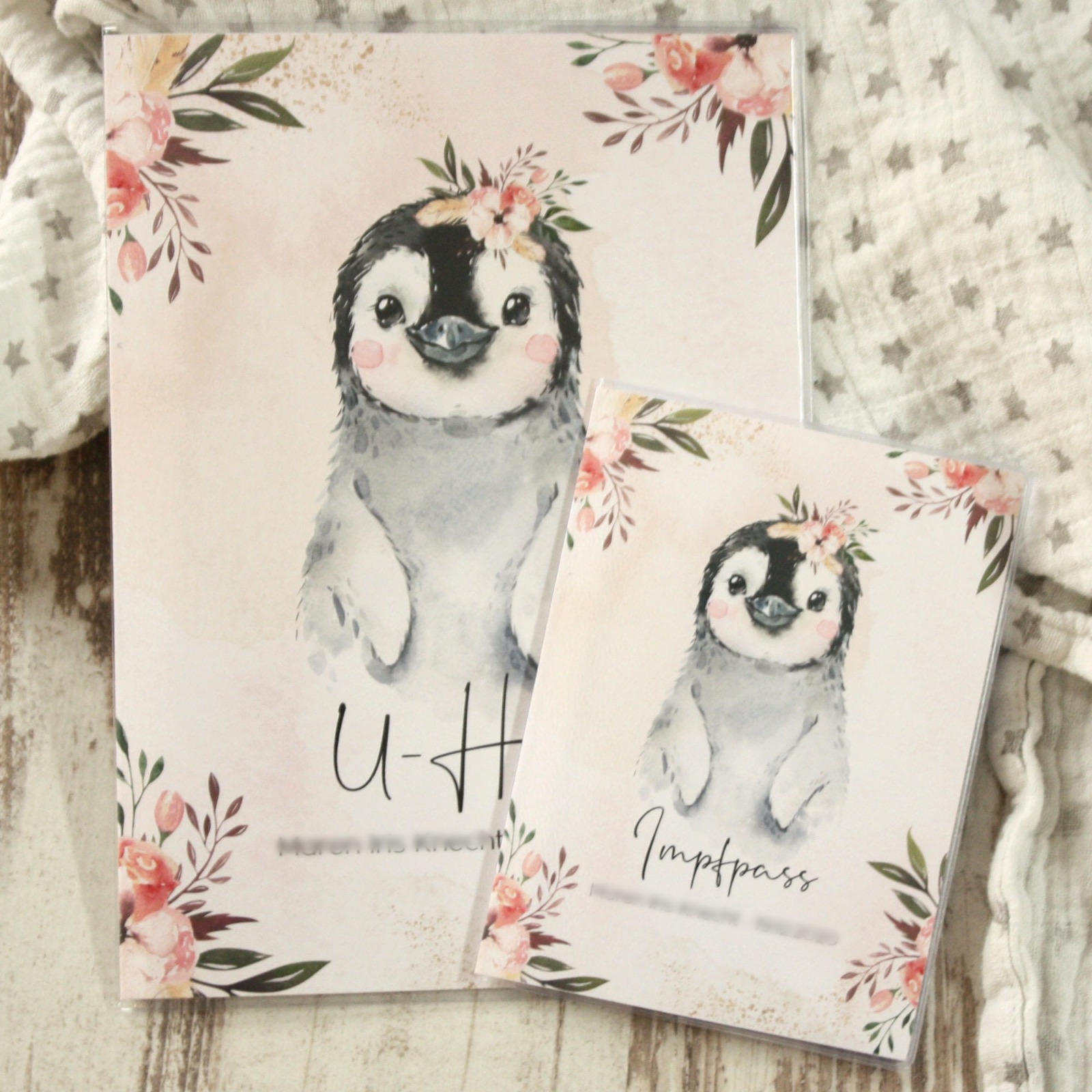U-Heft und Impfpasshülle, personalisiert Pinguin Blumen Mädchen 3