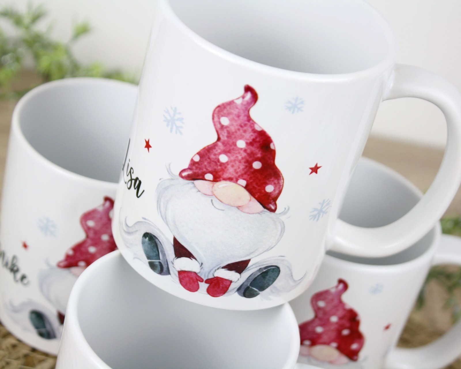 Tasse Weihnachtstasse Emaille Keramik Kunststoff personalisiert Geschenkidee Wichtel rot 2