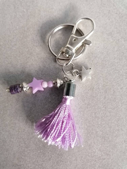 Schlüsselanhänger, mit Perlen, Karabiner, Charm und Quaste, silberfarben