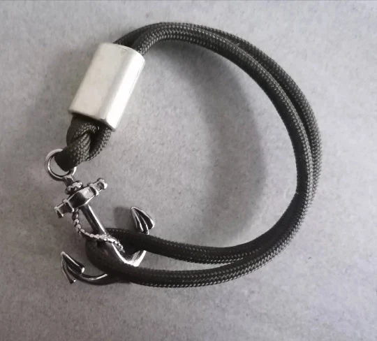 Armband mit Ankerverschluss, dunkelgrün, 20 cm