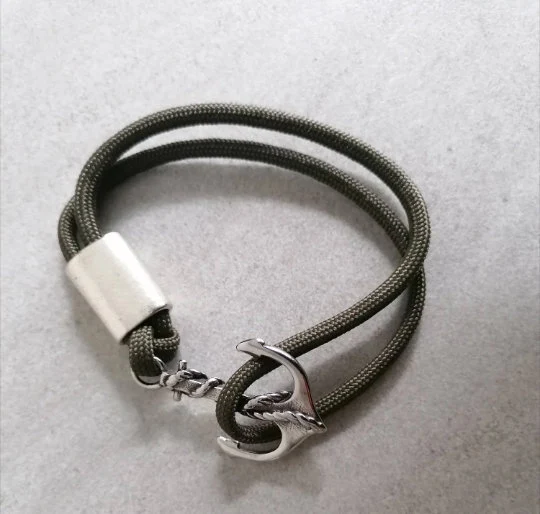 Armband mit Ankerverschluss dunkelgrün 21 cm