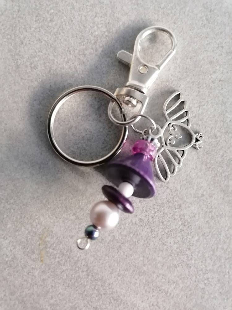Schlüsselanhänger mit Perlen Karabiner Charm und Amulett silberfarben 2