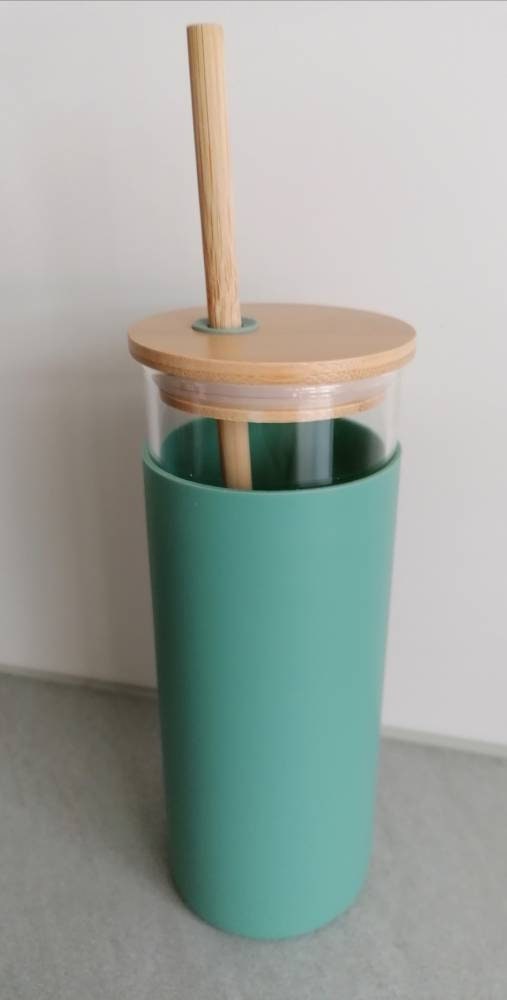 Trinkglas türkis mit Deckel und Strohhalm Bambus
