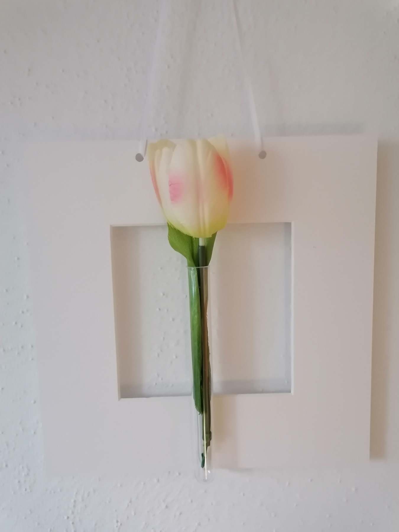 Passepartout mit Vase und weißer Tulpe 2