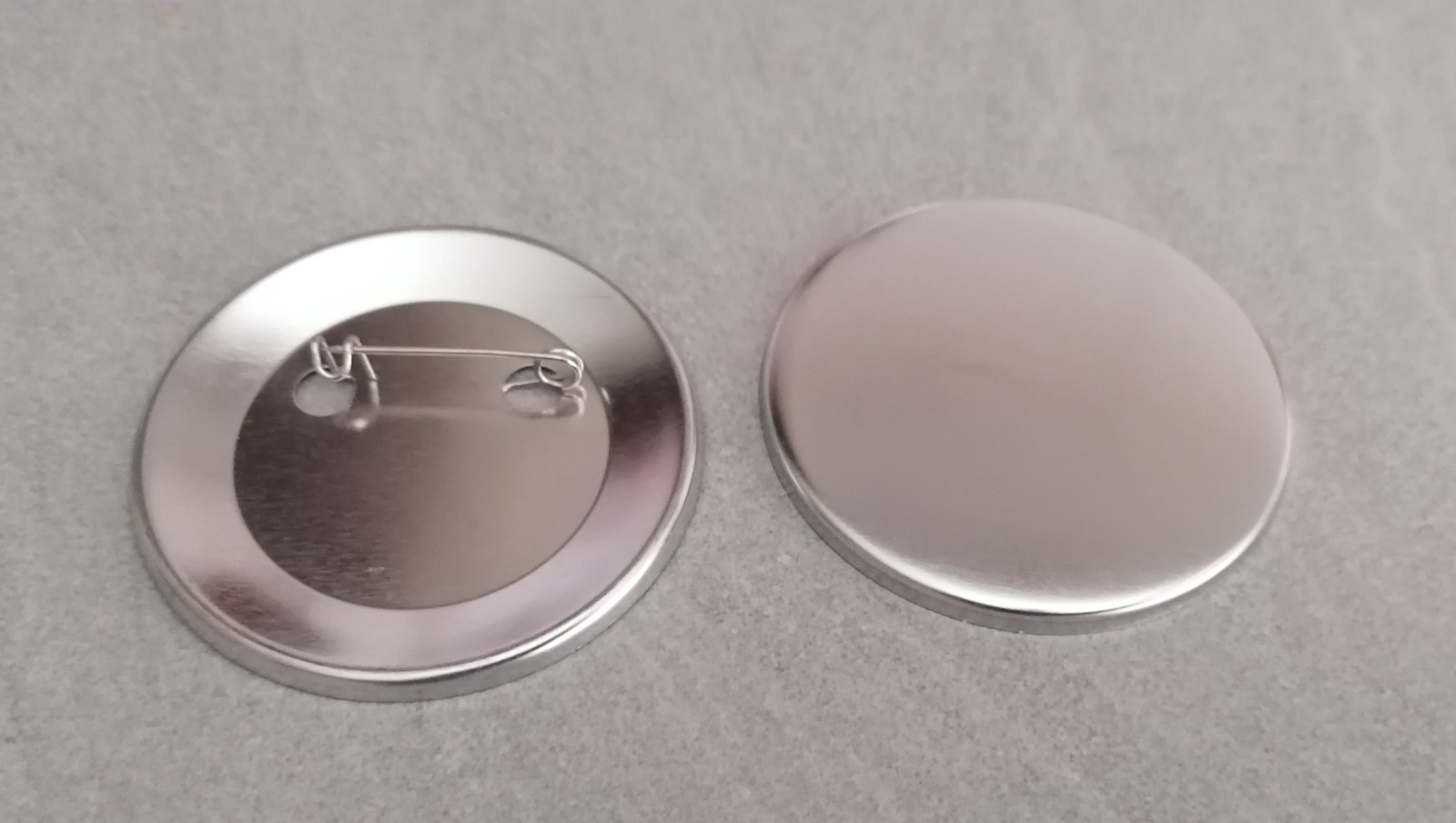 10er Set Button mit Sichherheitsnadel Rohlinge 59 mm