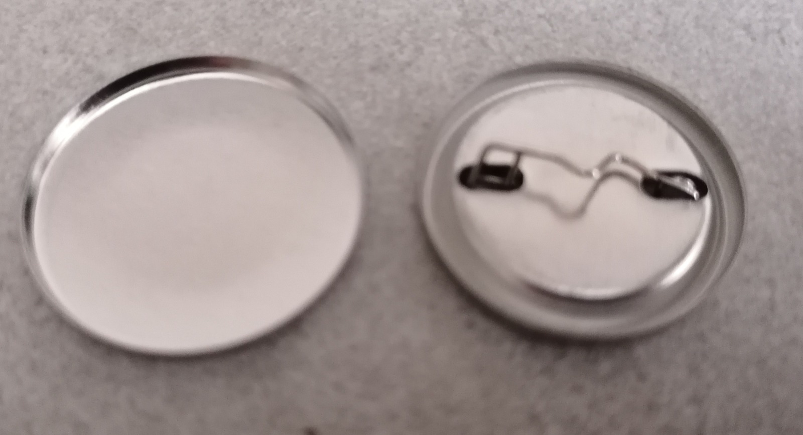 10er Set Button mit Sichherheitsnadel Rohlinge 25 mm, Abholung