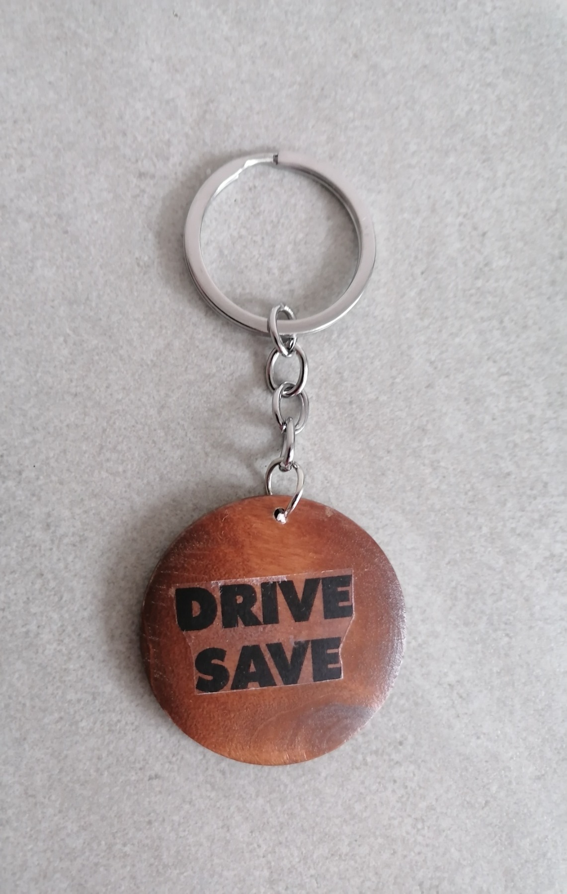 Schlüsselanhänger aus Holz DRIVE SAFE