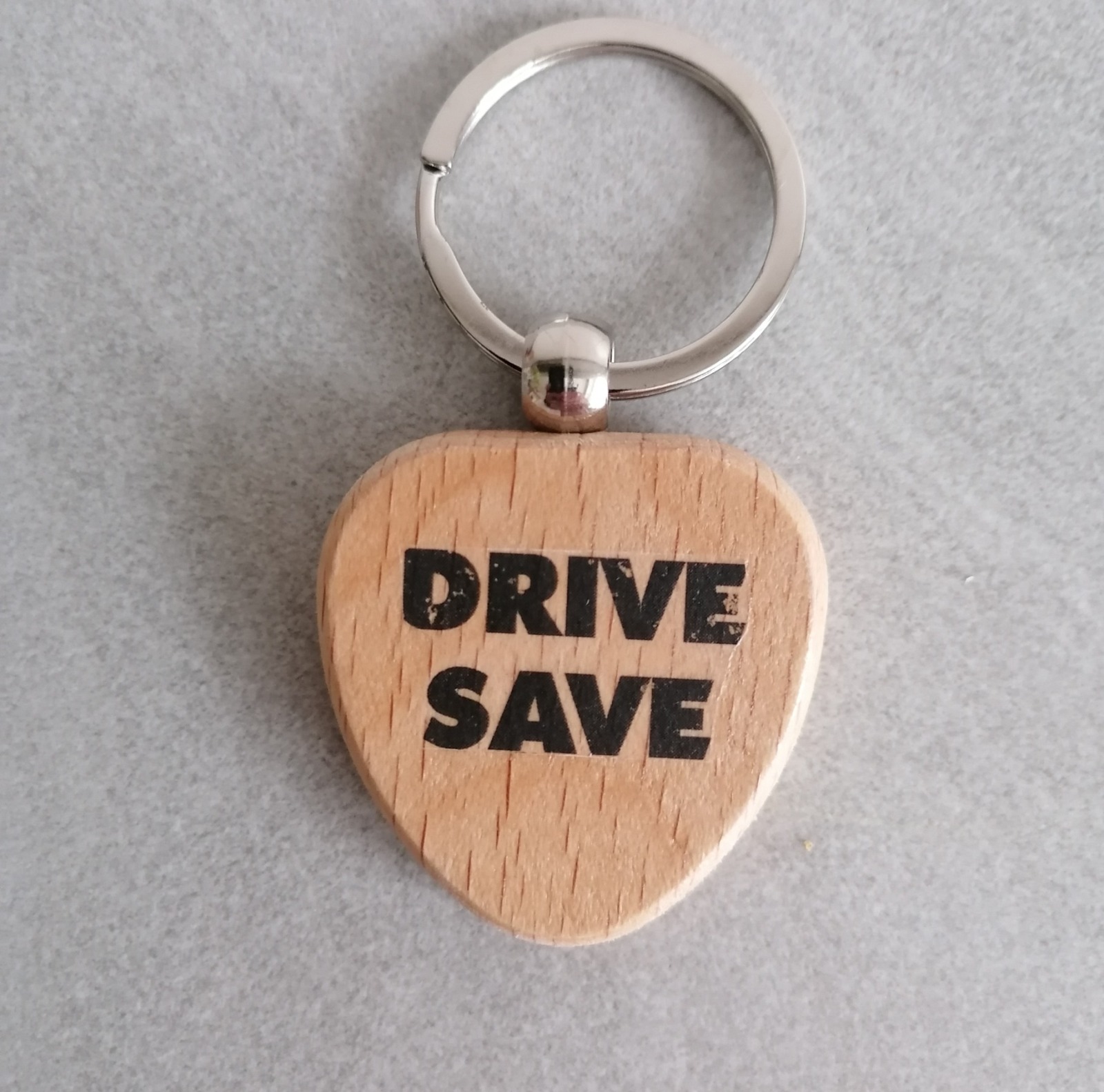 Schlüsselanhänger Herz aus Holz DRIVE SAFE