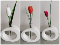 Vase und Frühlingsblume Tulpe, aus Keraflott weiß
