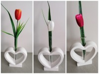 Herz mit Vase und Frühlingsblume Tulpe, aus Keraflott weiß 4
