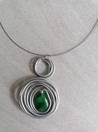 Halskette mit Anhänger, silber-grün 3