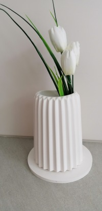 Vase mit Dekotulpen aus Keraflott Keramik 2