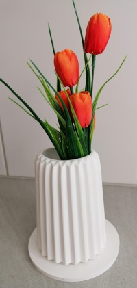 Vase mit Dekotulpen aus Keraflott Keramik 4