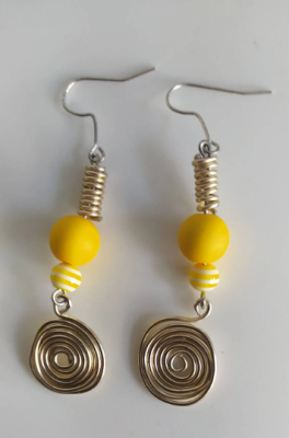 Ohrringe aus Schmuckdraht gelb - Ohrringe aus Schmuckdraht gelb