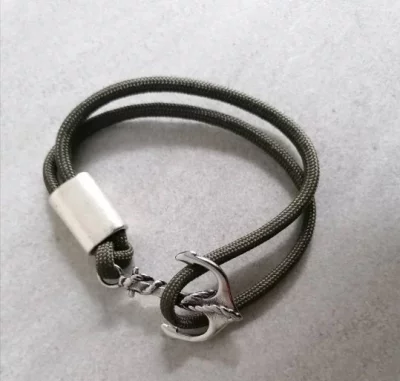 Armband mit Ankerverschluss dunkelgrün 21 cm - Armband mit Ankerverschluss dunkelgrün 21 cm
