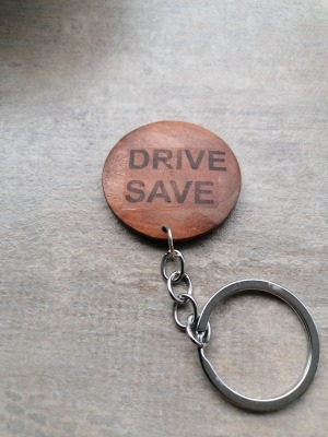 Schlüsselanhänger aus Holz DRIVE SAFE - Schlüsselanhänger aus Holz DRIVE SAFE