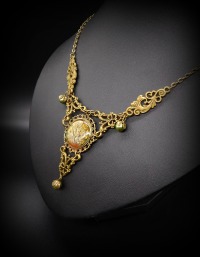 Upcycling Statementkette Collier Halskette bronzefarben kupfer gold mit handbemaltem Amulett mit