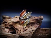 Außergewöhnlicher Upcycling Ring Blätter mit Messing- und Kupferstaubfüllung 2