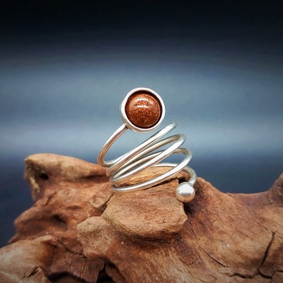 Upcycling Ring Wickelring Spirale mit Schrottfüllung - Ring Spring Copper Dust Hill