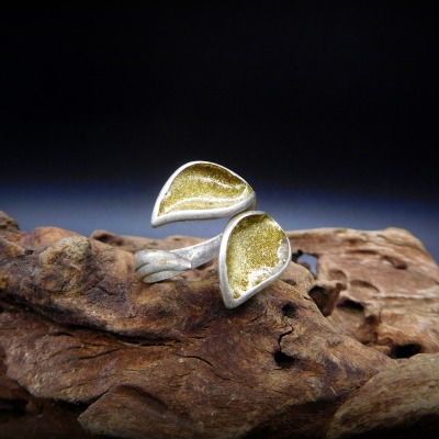 Upcycling Ring Blume mit einfacher Schrottfüllung - Ring Lilly Brass Dust