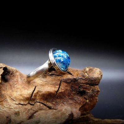 Edelstahlring silberfarben mit einfacher Schrottfüllung aus gefärbtem Aluminium - Ring Little Blue