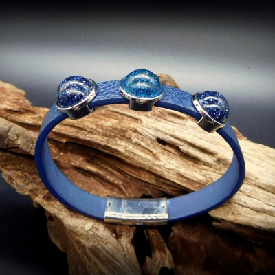 Upcycling Armreif Armband blau Kunstleder mit Schrottfüllung - Armreif Blue Triple Blue Alu Dust
