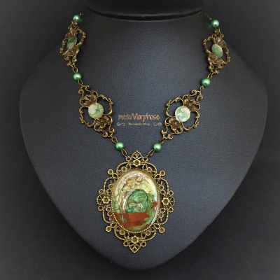 Upcycling Statementkette Collier Halskette bronzefarben kupfer grün mit handbemaltem Amulett mit