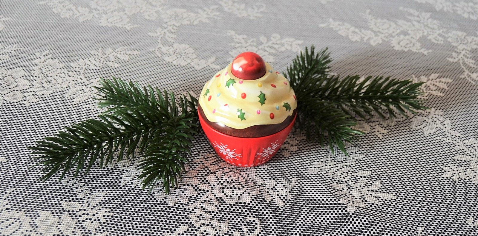 Cupe Cake mit Weihnachtsmotiv, klein, rot-bunt