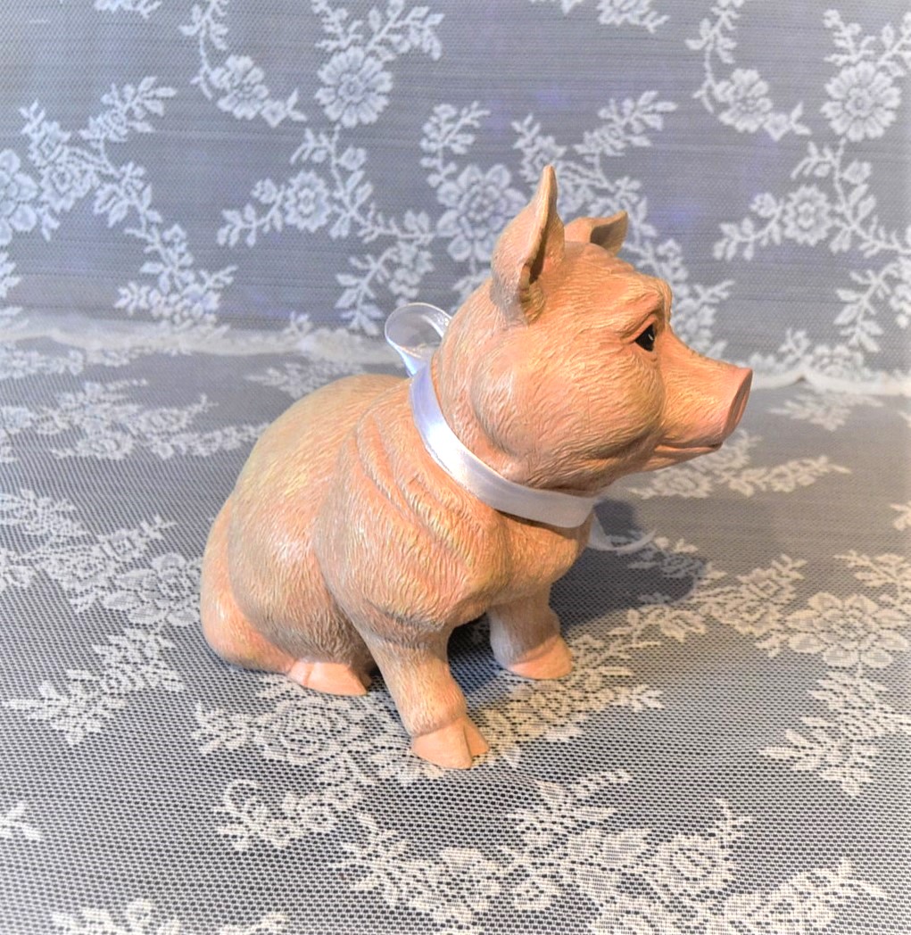 Dekoschwein mit Schleife aus Keramik 4