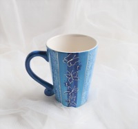 Große blaue Tasse aus Keramik handbemalt 3
