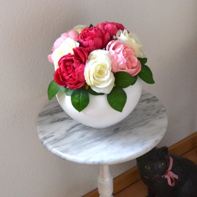 Keramikvase mit Pfingstrosen und Rosen - Vasen &amp; Blumen