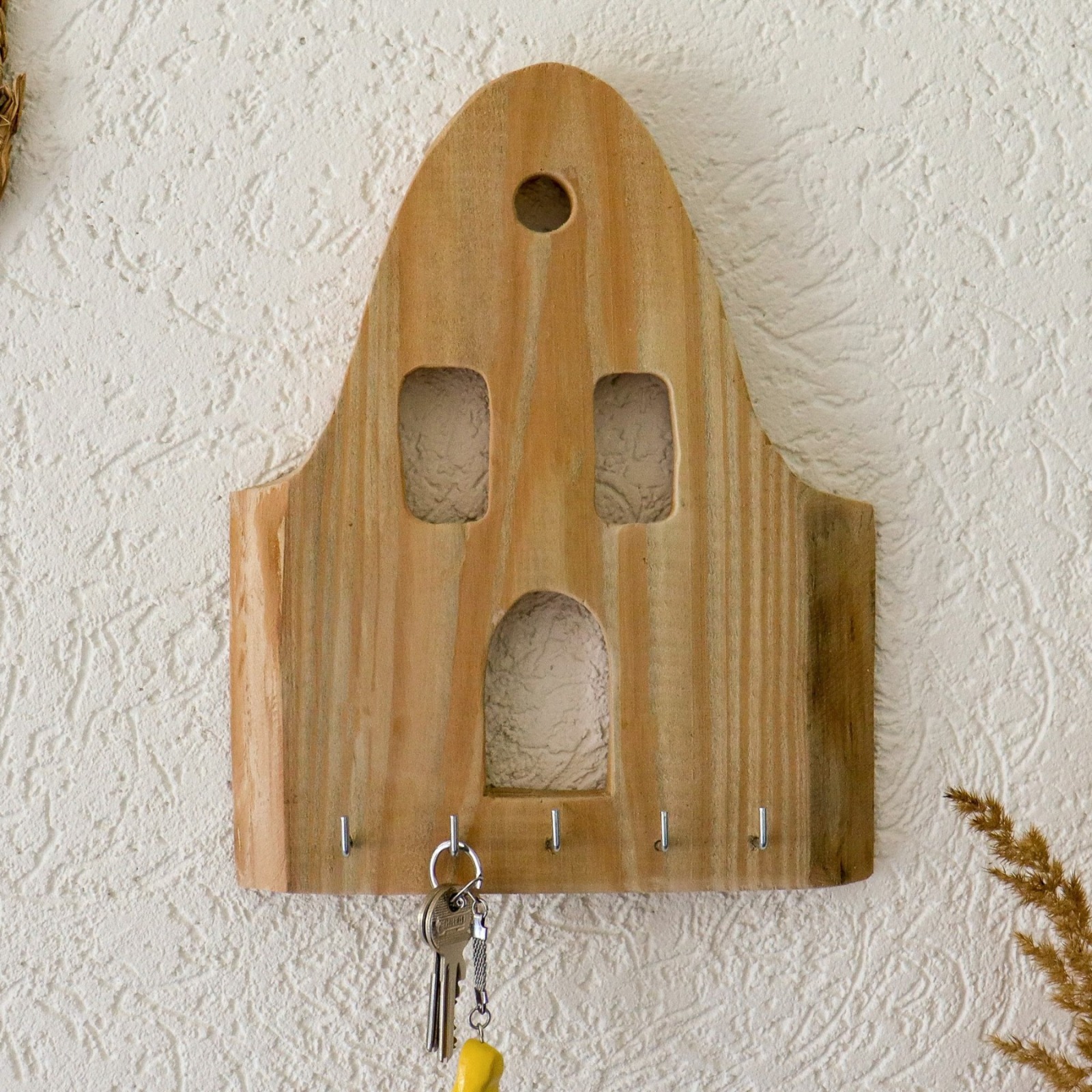 Schlüsselbrett aus Holz HAUS im Landhausstil 2