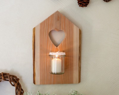 Holz-Wandkerzenhalter HERZ in Hausform - Wanddeko mit Windlicht für Haus und Terrasse