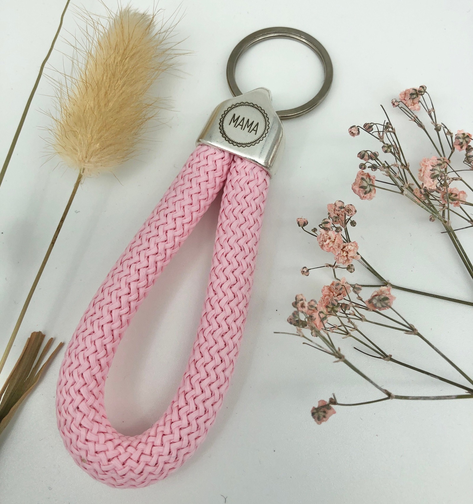 Schlüsselanhänger aus Segeltau Segelseil in rosa mit graviertem Schriftzug Mama 2
