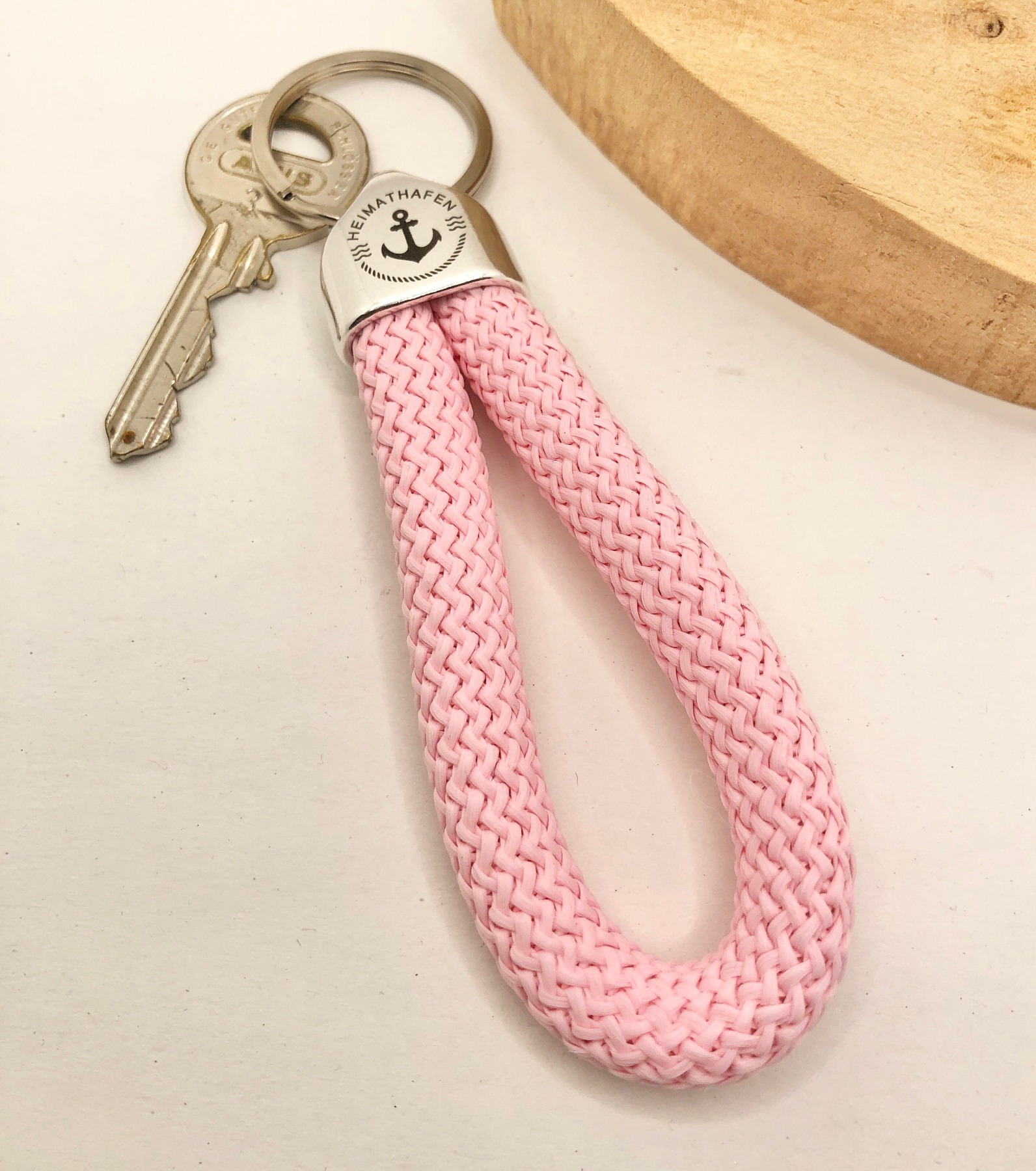 Schlüsselanhänger aus Segeltau Segelseil in rosa mit graviertem Anker, maritim 3