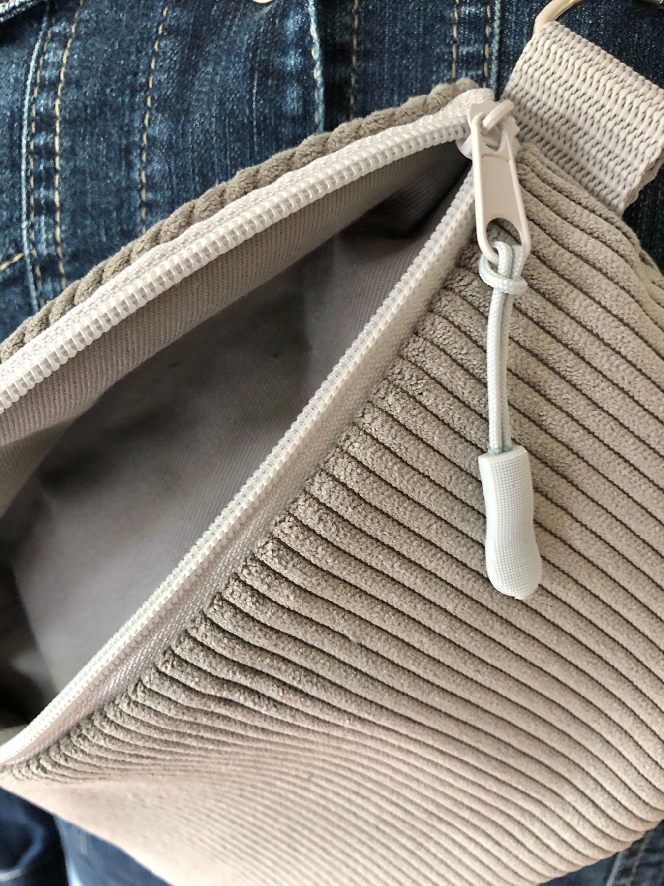 Bauchtasche Crossbag Cord graubeige mit Taschengurt Sommer Tasche Cord grau beige Hipbag leicht und