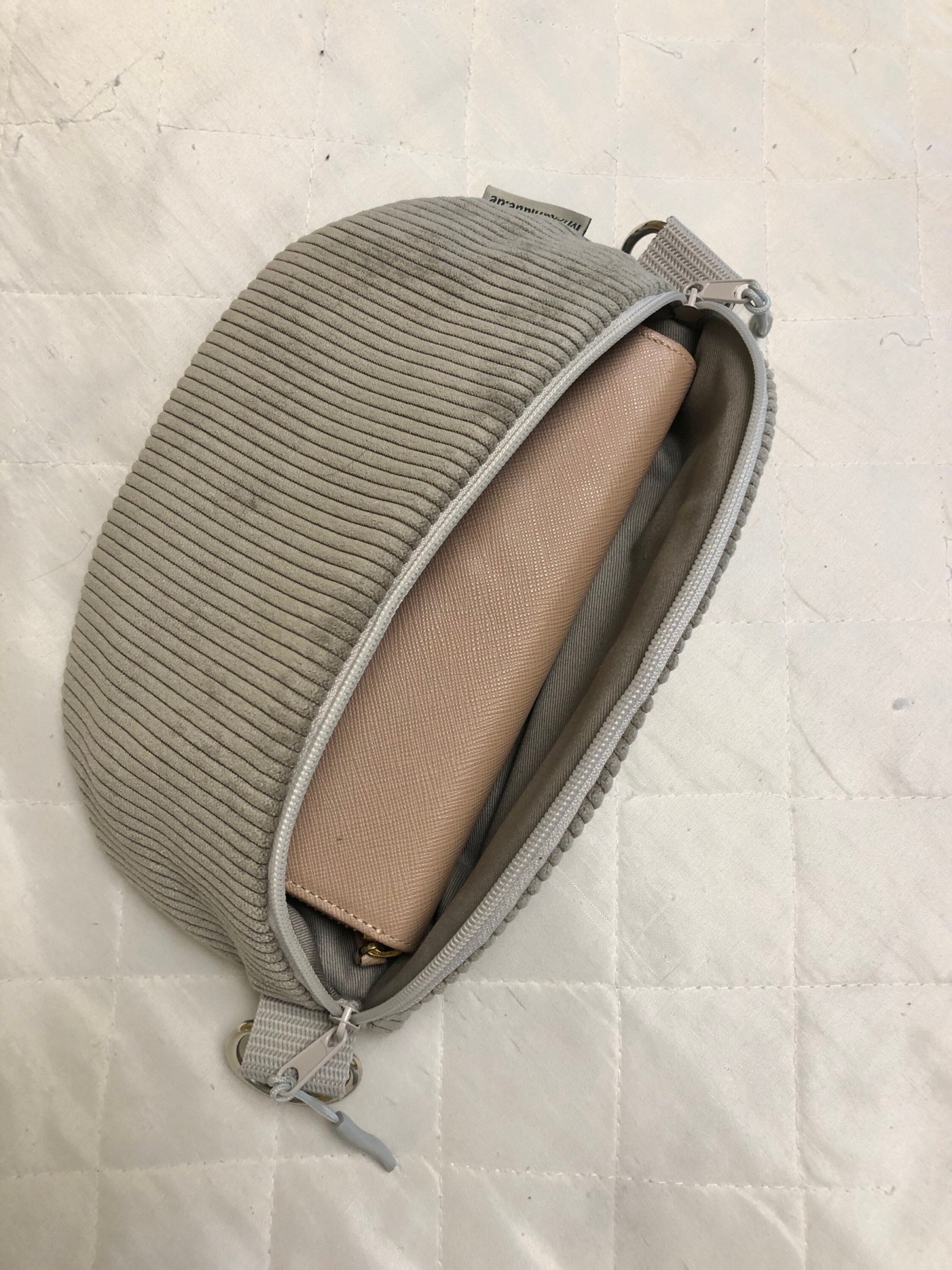 Bauchtasche XL Crossbag Cord graubeige mit Leogurt grau Hipbag leicht und praktisch Kord Cordstoff