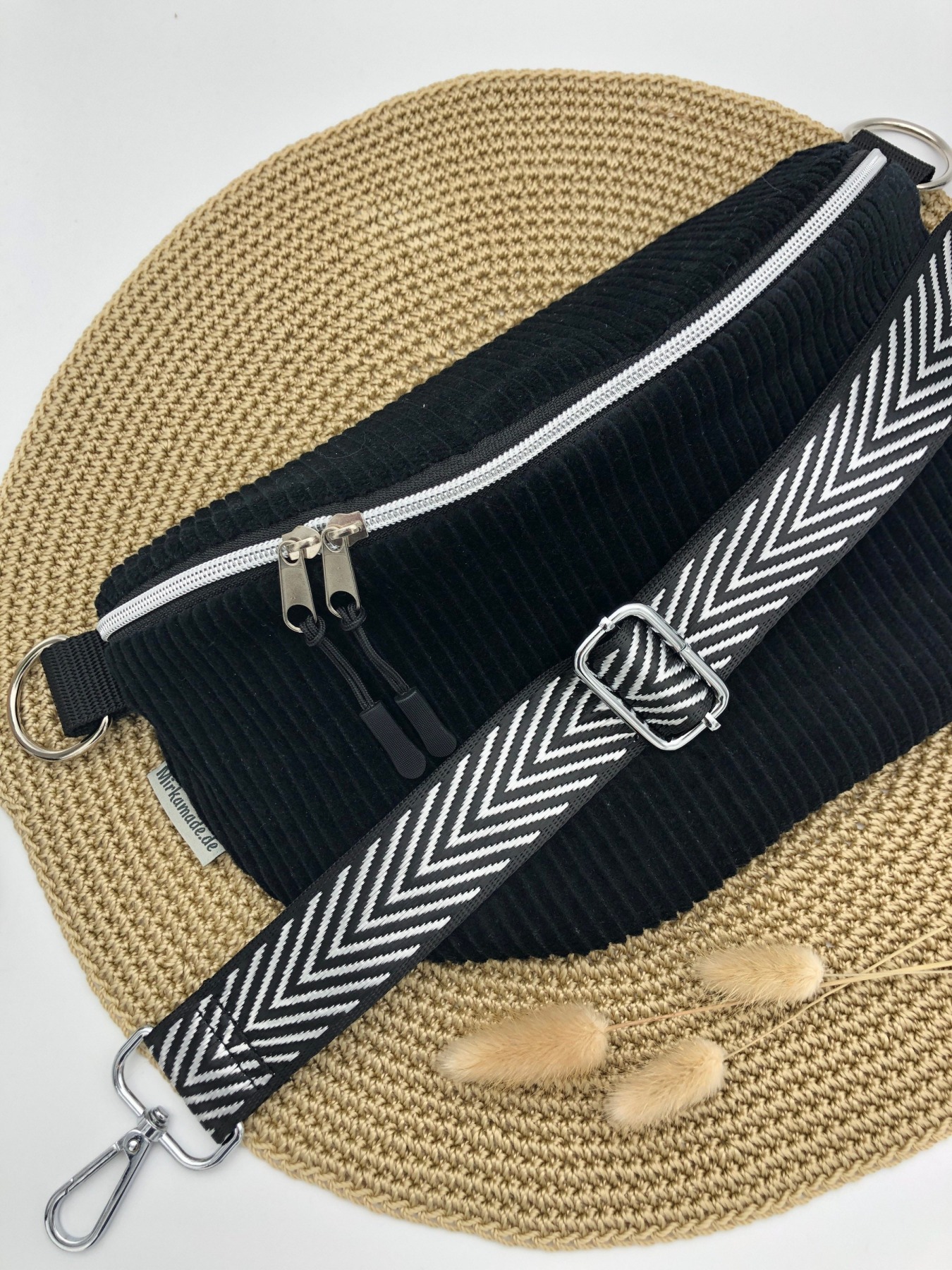 Bauchtasche Crossbag Cord schwarz mit Taschengurt Fischgrät Hipbag leicht und praktisch Kord Cordst