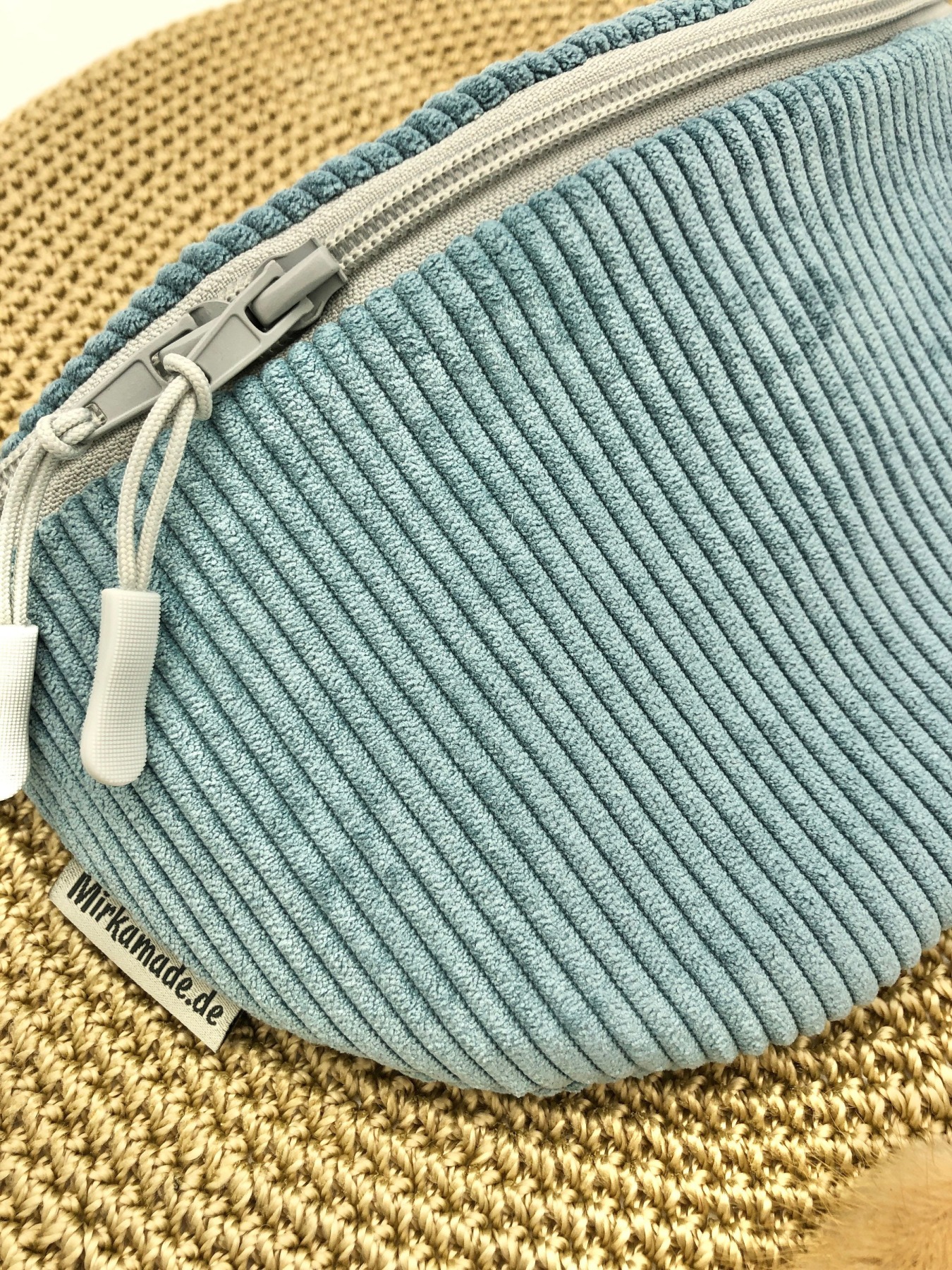 Bauchtasche XL Crossbag Cord hellblau mit getreiftem Taschengurt Tasche Cord blau Hipbag leicht und