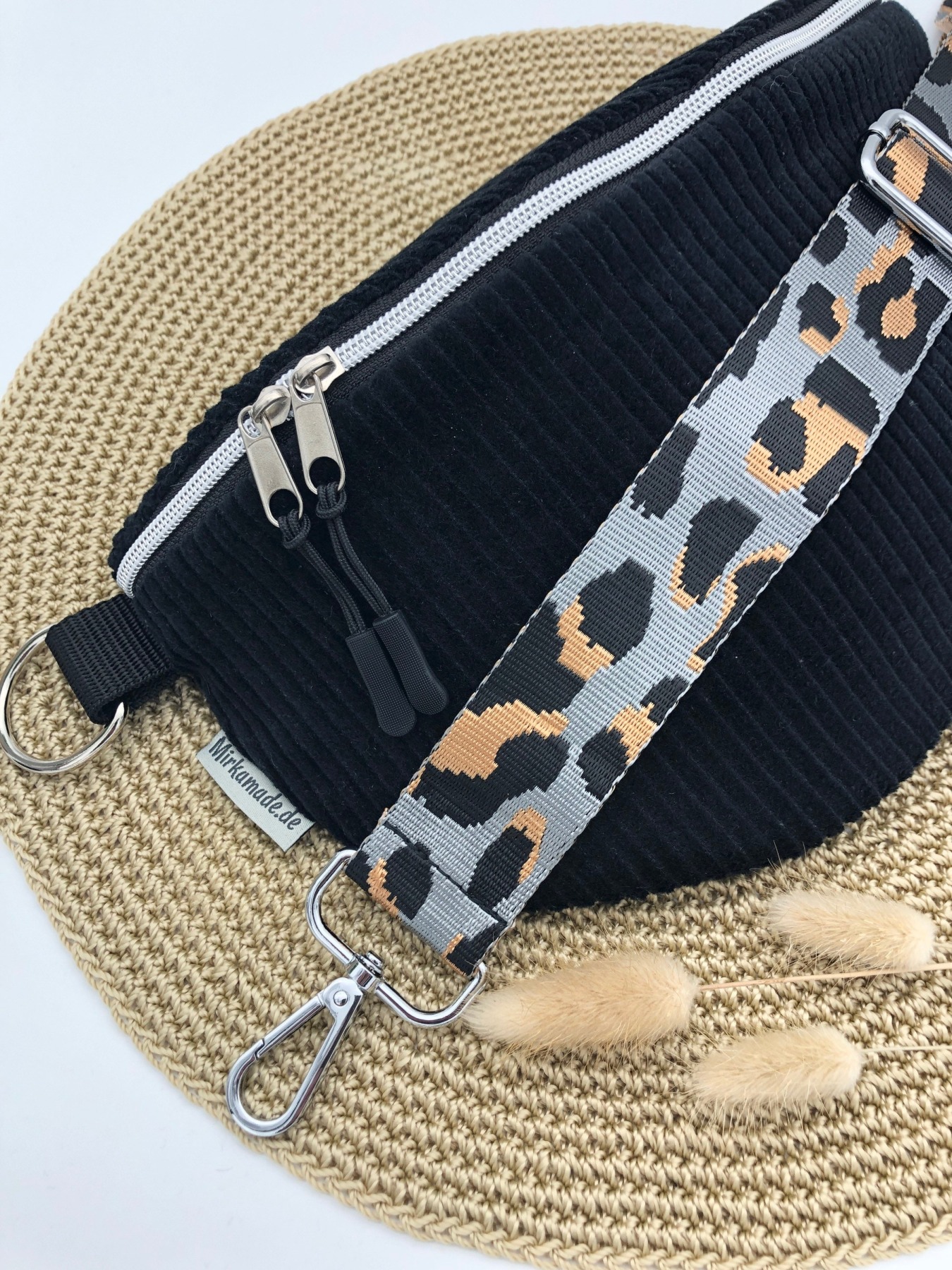 Bauchtasche Crossbag Cord schwarz mit Taschengurt Leo grau Hipbag leicht und praktisch Kord
