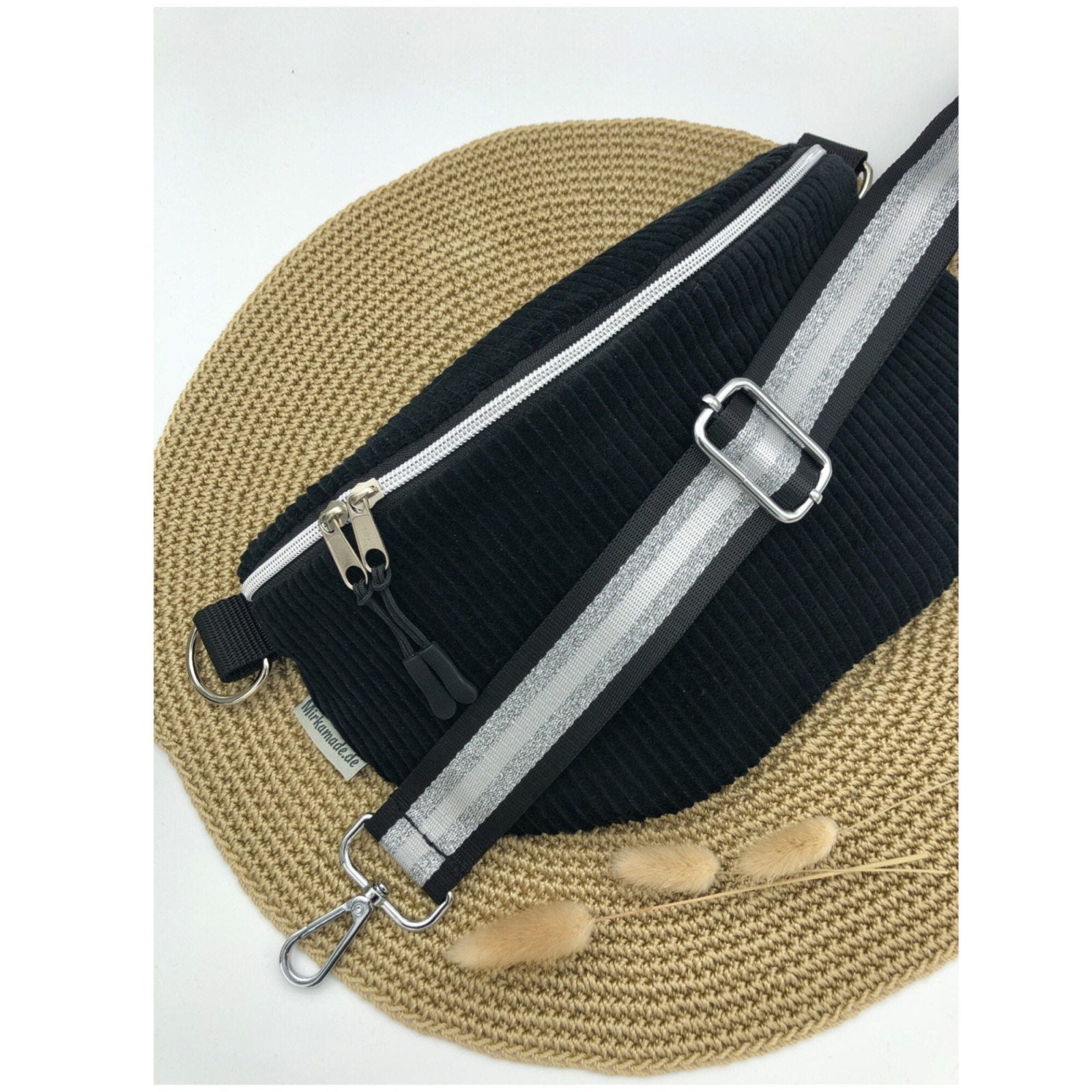 Bauchtasche Crossbag Cord schwarz mit Taschengurt gestreift schwarz/weiß/silber Hipbag leicht und