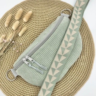 Bauchtasche XL Crossbag Cord salbei mit Taschengurt salbei gemustert zartes grün Hipbag leicht und