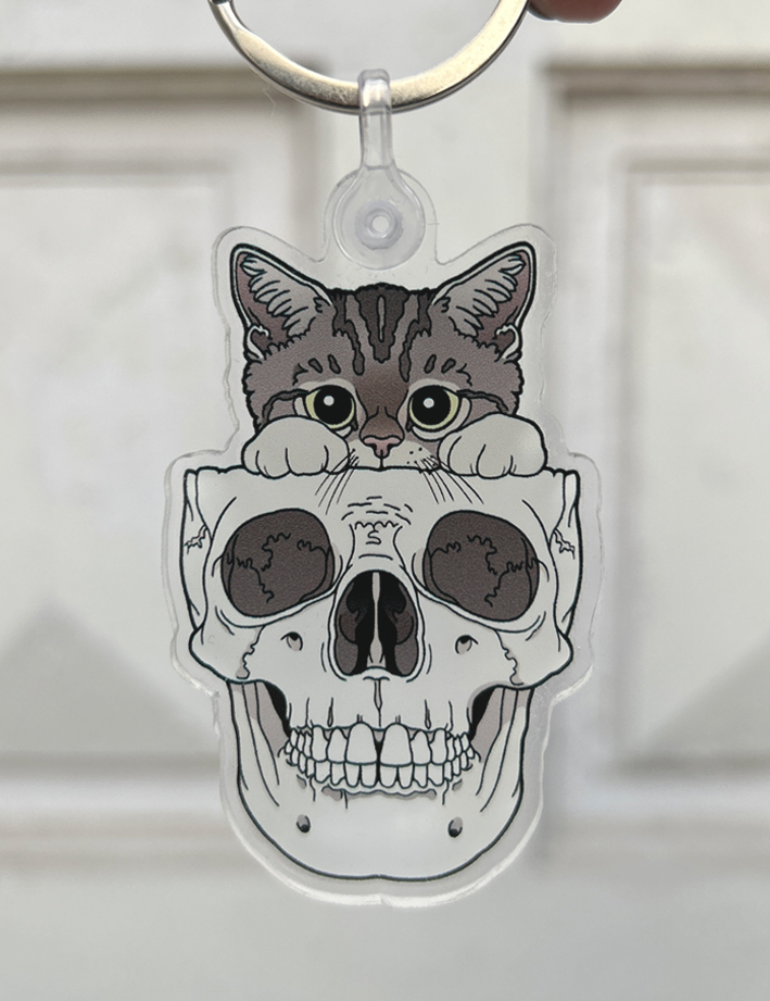 Tabby kitty and skull keychain