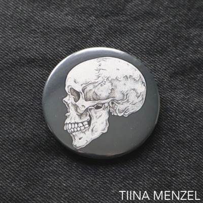 Skull button pin