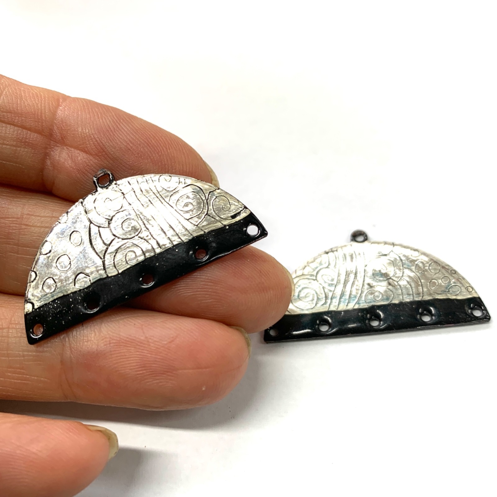 Ohrringe selber machen, Kupferelemente mit Emaille und Glas für dein DIY Schmuckprojekt von Bea