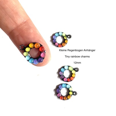 Kleine Kringel mit Regenbogen Punkten - Kupferelemente mit Emaille und Glas für dein DIY