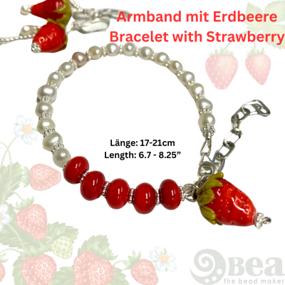 Handgefertigtes Armband aus Zuchtperlen, verziert mit echtem Silber und einer gläsernen Erdbeere |