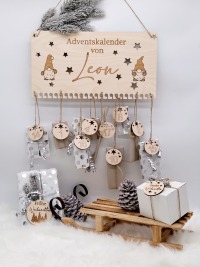 Personalisierter Adventskalender aus Holz Perfekte Geschenkidee für eine magische Adventszeit 3