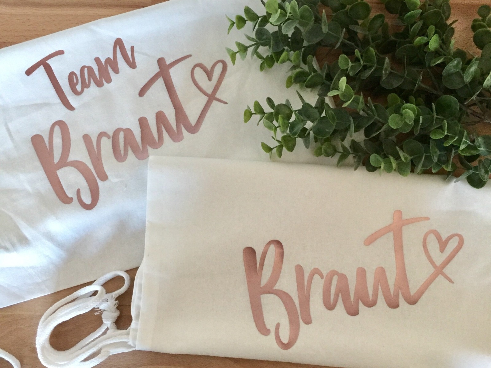 Bügelbild Braut oder Team Braut für den JGA Frauen - Design Herzschrift - für Shirt Beutel Kimono