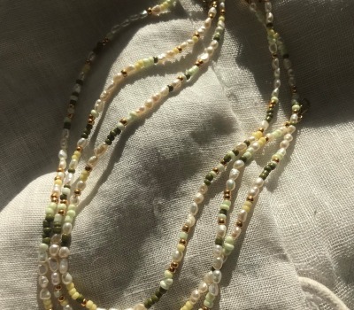 Perlenkette FRIDA mit verschiedenen Pastellfarben und echten Süßwasserperlen